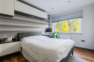 Bedroom- click for photo gallery